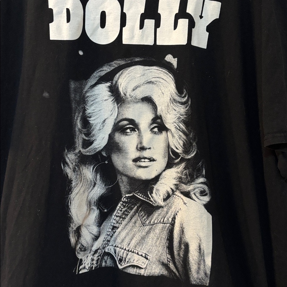 Dolly Parton Graphic Tee - Picture 2 of 4
